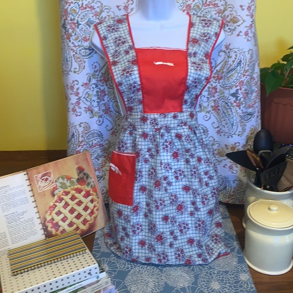 Vintage, handmade apron ~EUC - Picture 2 of 15